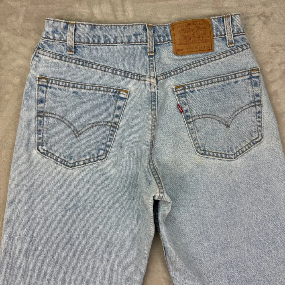 Levis 550 Jeans Mens 33 (30x32) Relaxed Vintage 90s 1996 Made in USA Light Wash